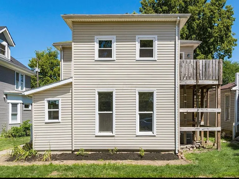 118 S Walnut St #1 — Photo 14