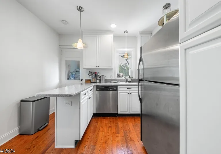 28 N Hillside Ave — Photo 10