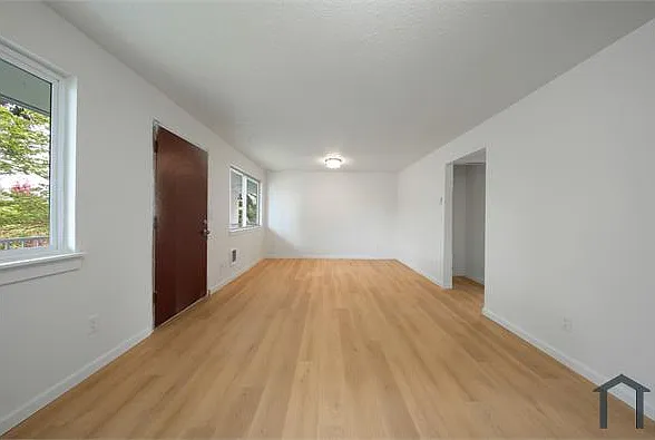 301 S 82nd St #8 — Photo 5