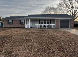 592 Woodbine Ln, Virginia Beach, VA 23452