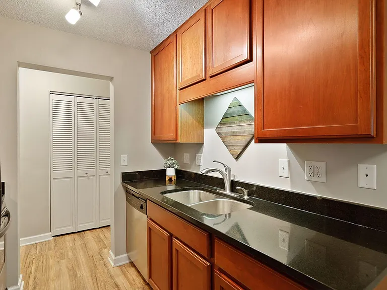 3150 Excelsior Blvd #101 — Photo 6