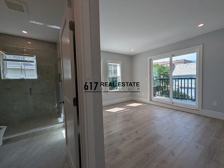 11 Holton St #3 — Photo 4