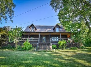 1328 Community Dr, Union Point, GA 30669