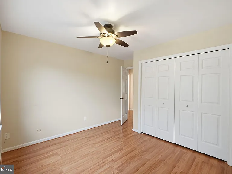 8715 Delcris Dr — Photo 28