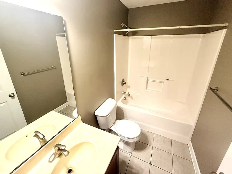 4926 Yorkchester Dr — Photo 14
