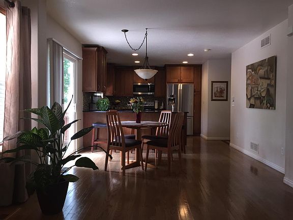 Kitchen/ dining room