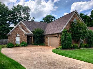 1527 Saddlebrook W, Hernando, MS 38632