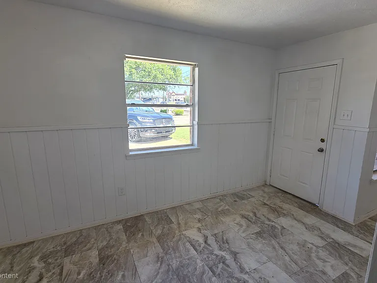 1236 Belew St — Photo 2