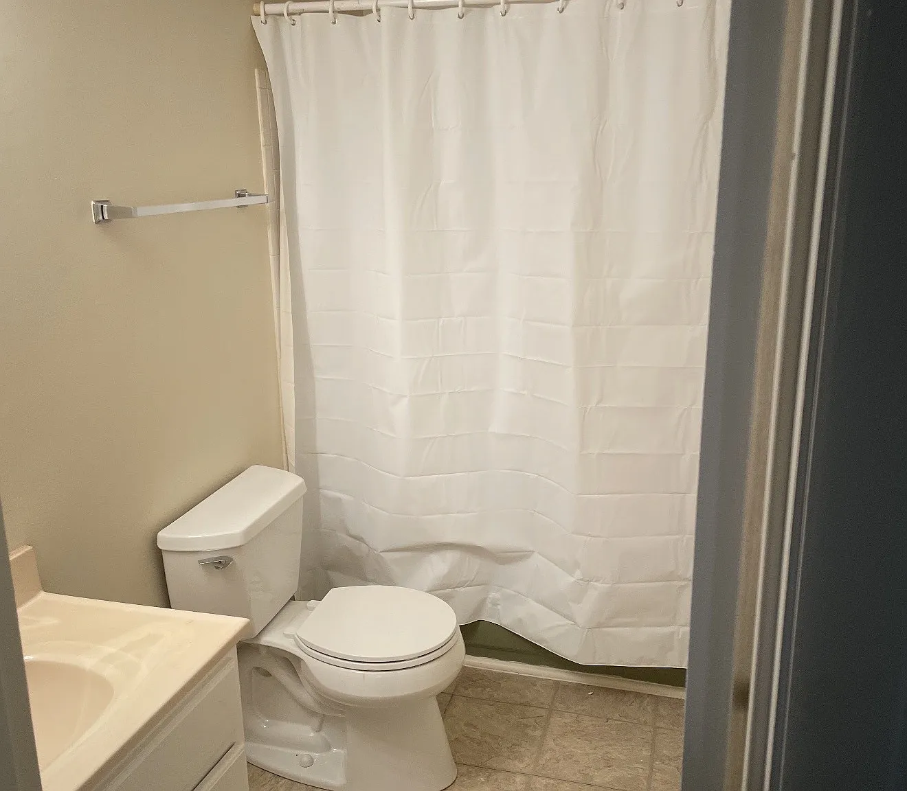 1 bed, 1.0 bath, 546 sqft, $1,300 — Photo 3
