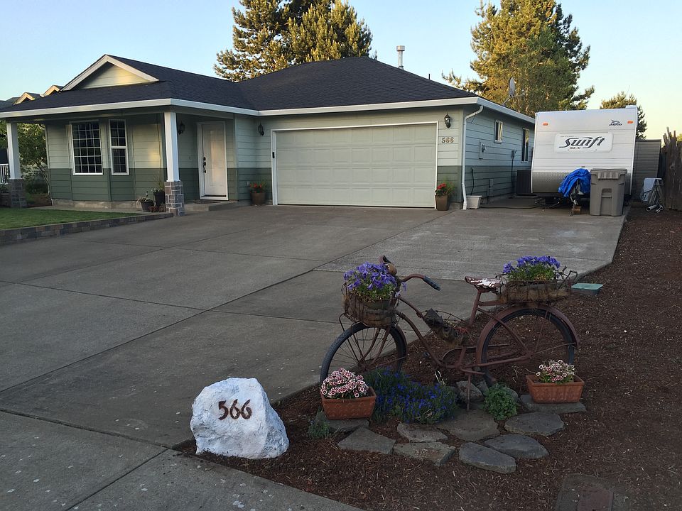 Large driveway and RV pad