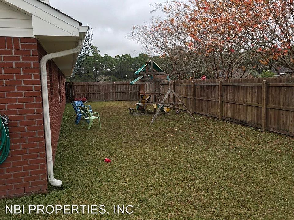 2nd image of 1624 Janet Ln