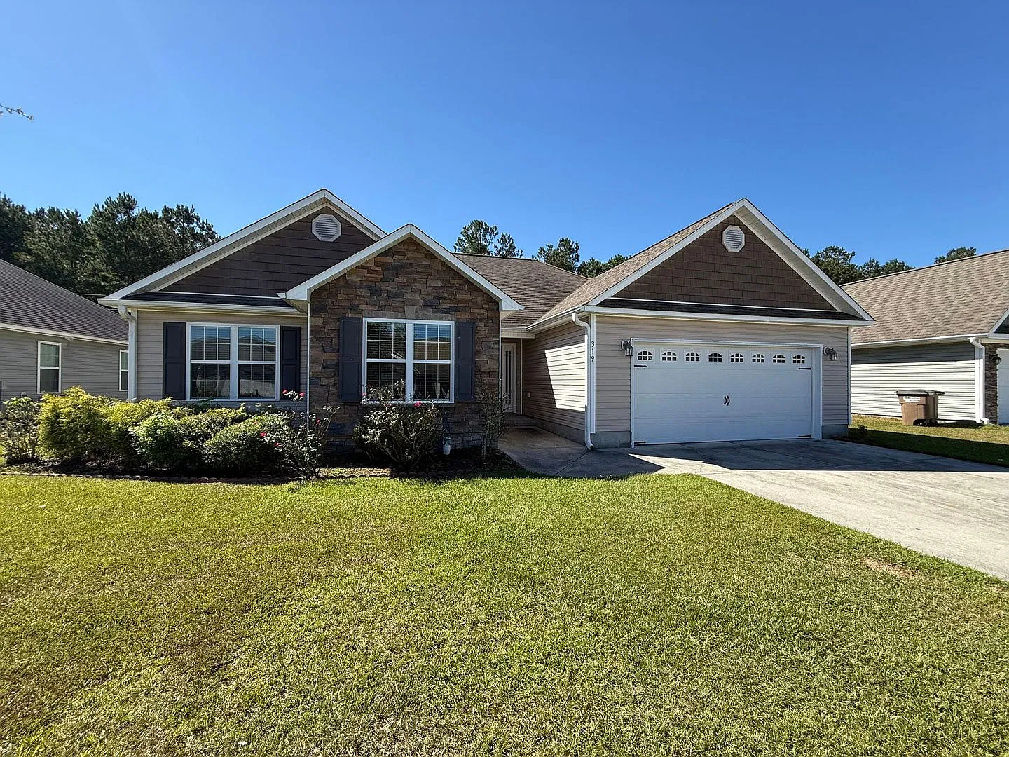 3 Bedroom 2 Bath home — Photo 1