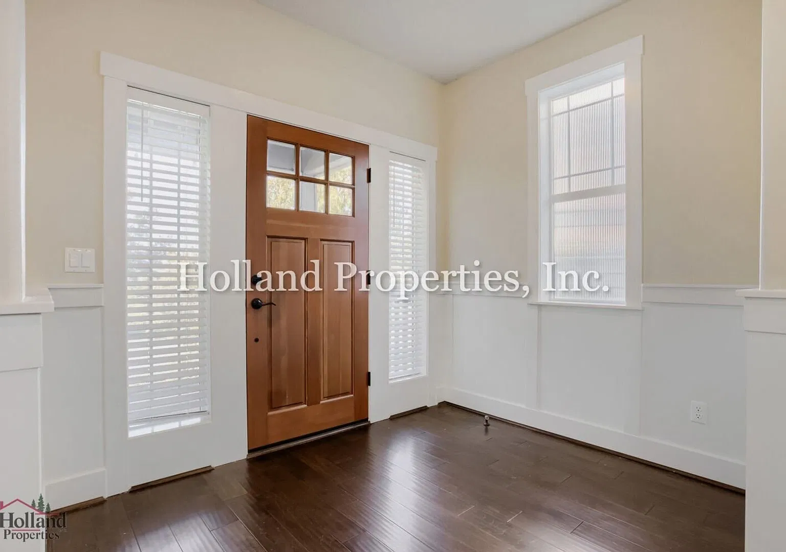 Spacious & Stylish 4-Bedroom Home with Green-Space Views, A/C & Community Pool — Photo 4