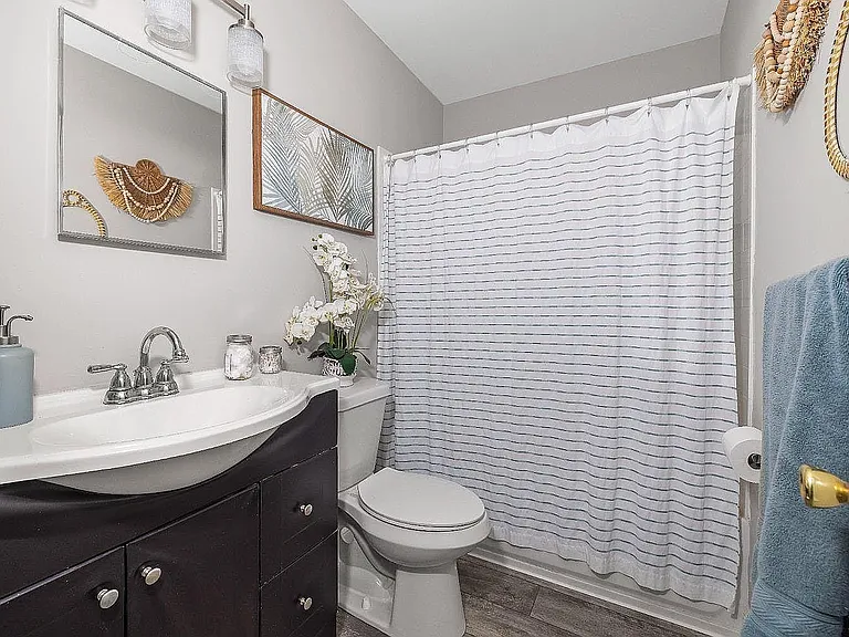 825 Old Forest Rd — Photo 10