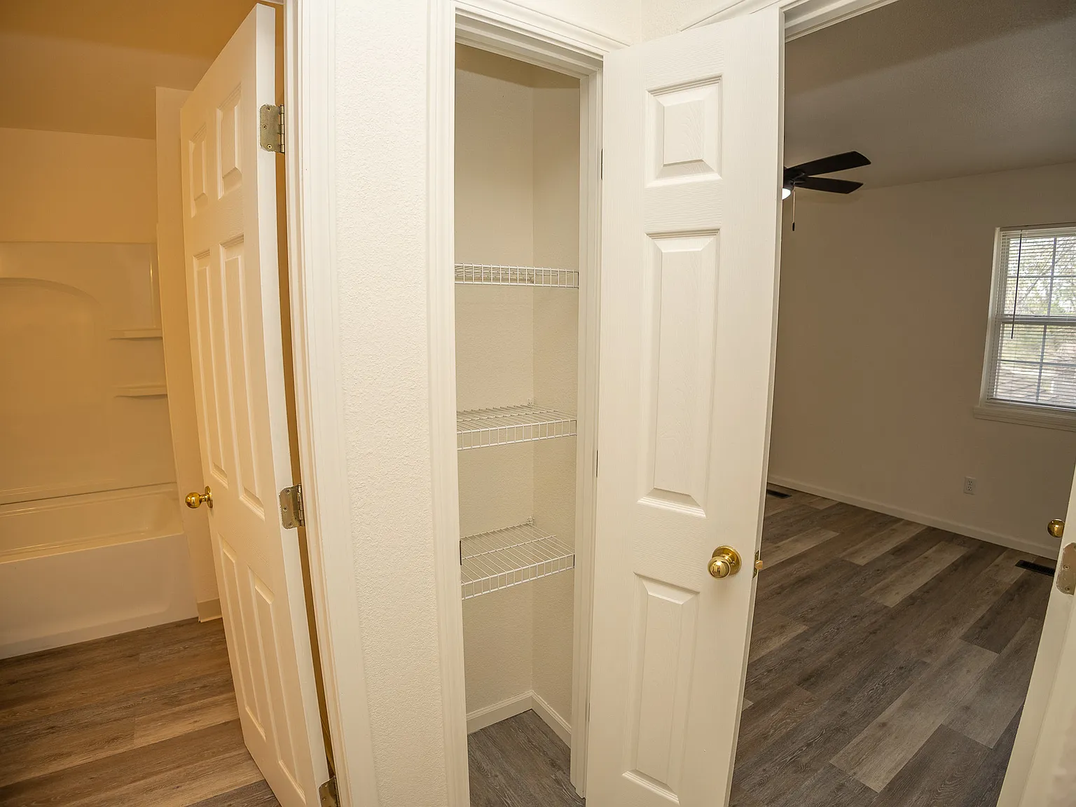325 South Summit Drive - A — Photo 4