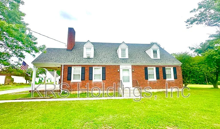 2709 Old Forest Rd — Photo 1