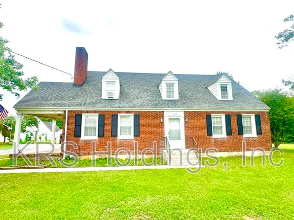 2709 Old Forest Rd, Lynchburg, VA 24501