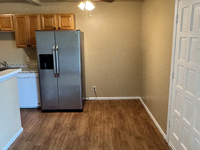 216 Lucas St #6 — Photo 6