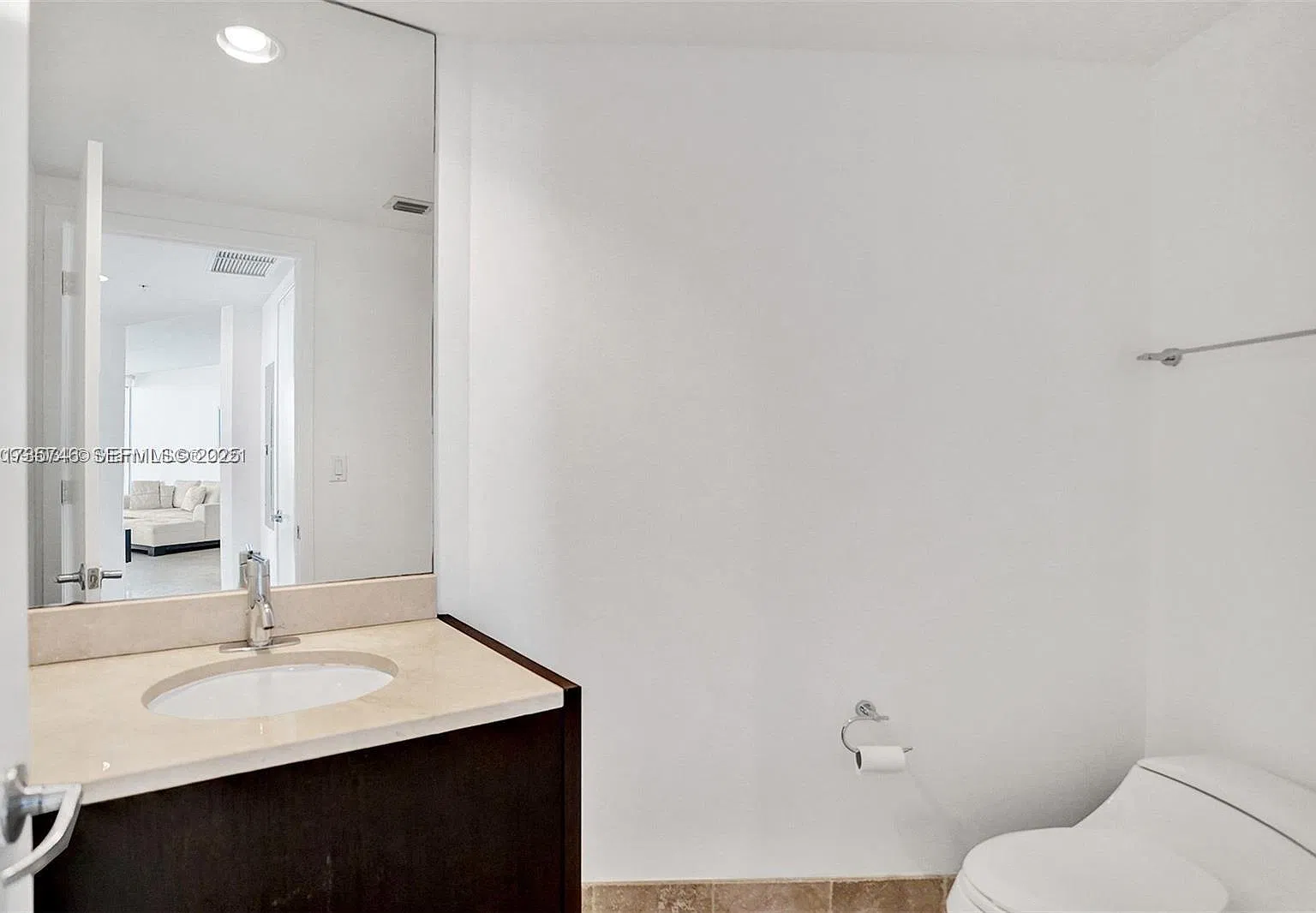 2 bed, 2.5 bath, 1649 sqft, $6,400 — Photo 4