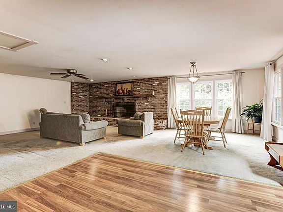 Beautiful and Cozy  Great Room with Fireplace