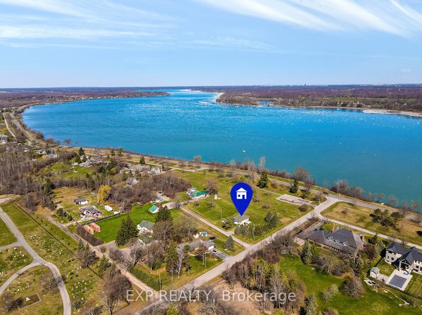 2651 McAffee St, Fort Erie, ON L2A 5M4