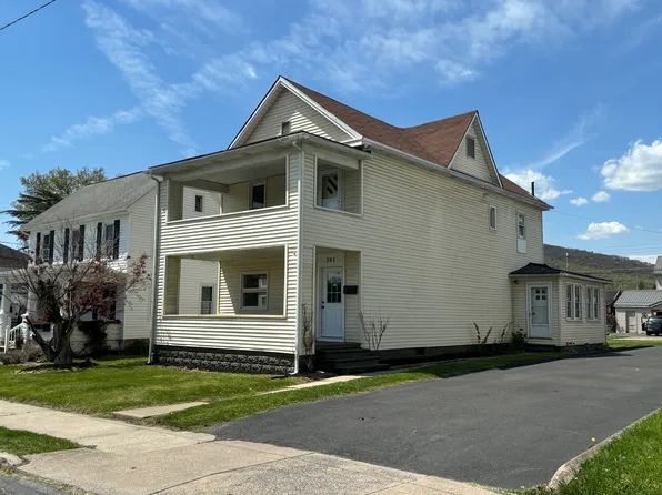 203 4th Ave, Burnham, PA 17009
