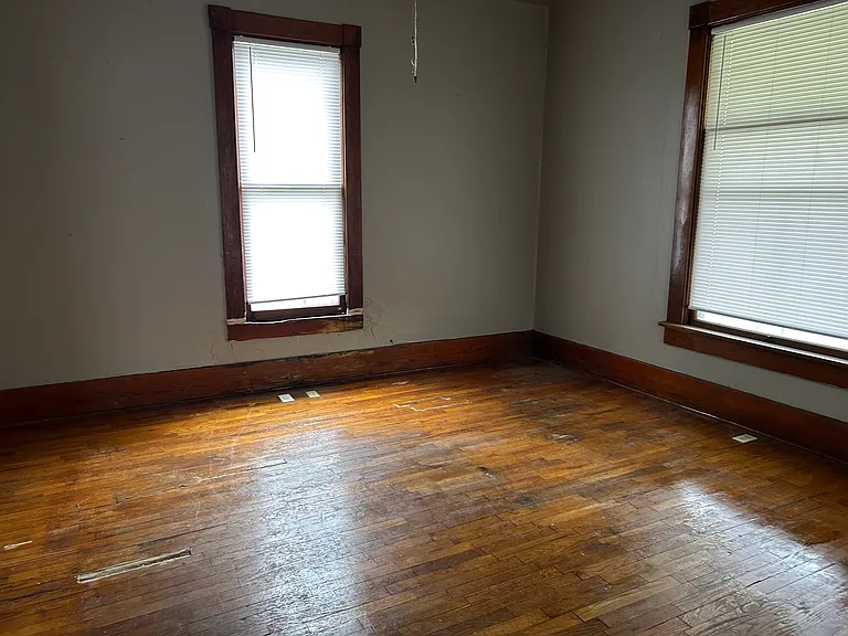 1615 SW Tyler St — Photo 2