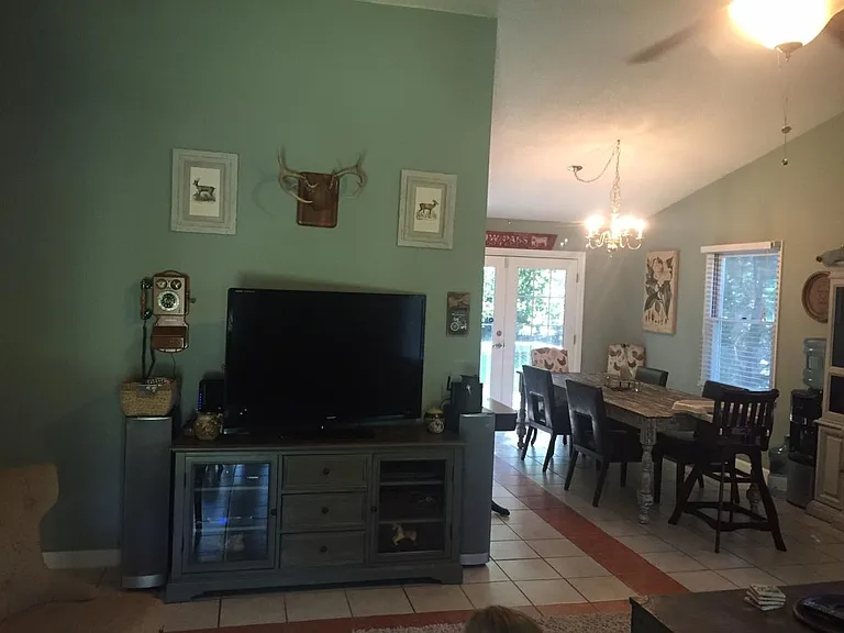 not furnished (size reference)