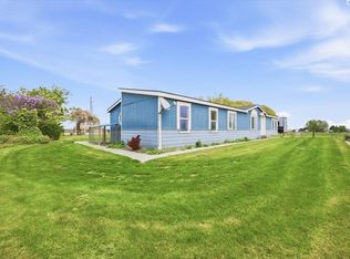 201 Clover Ln, Pasco, WA 99301