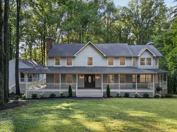 7122 Ivakota Rd, Clifton, VA 20124