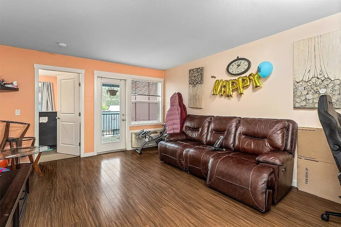 2 bed, 790 sqft, $2,000 — Photo 3