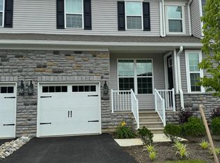 614 Fremont Dr, Englishtown, NJ 07726