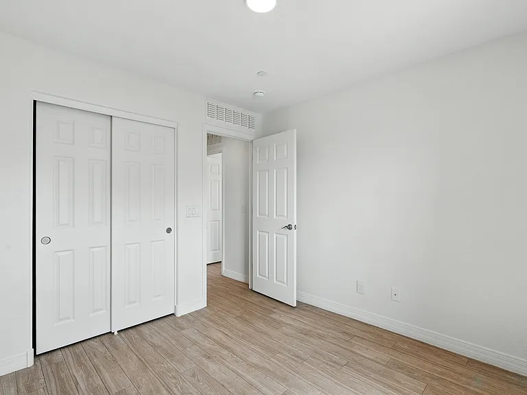 4644 E Beck Ln — Photo 24