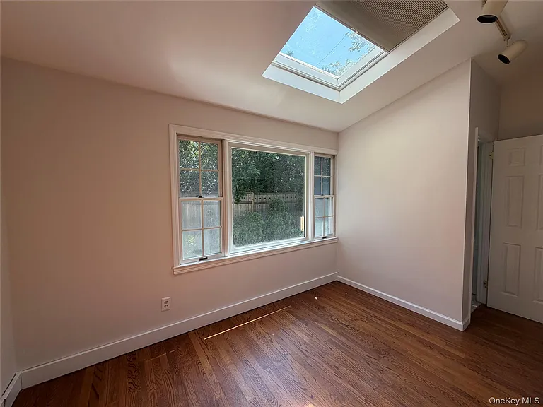 13 Walnut St — Photo 9