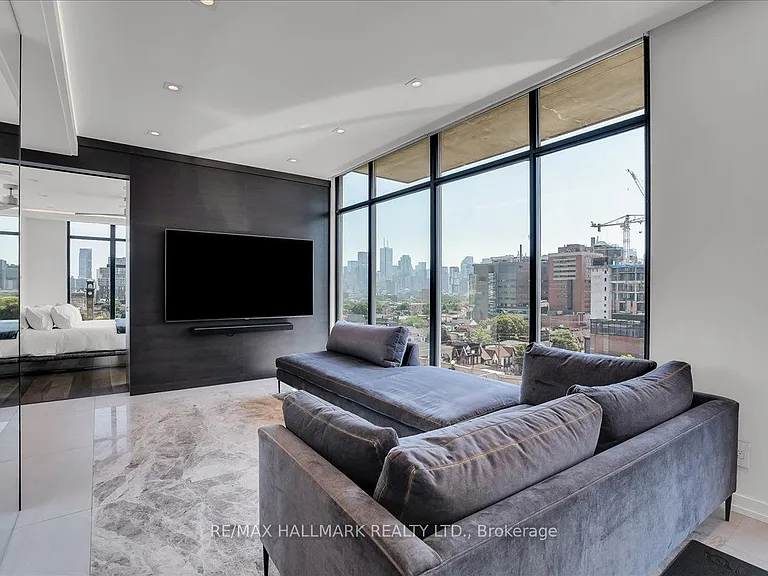 301 Markham St #Penthouse 805 — Photo 14