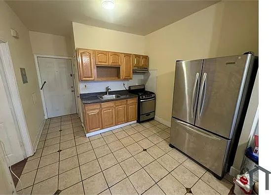265 Sherman Ave #3R — Photo 1