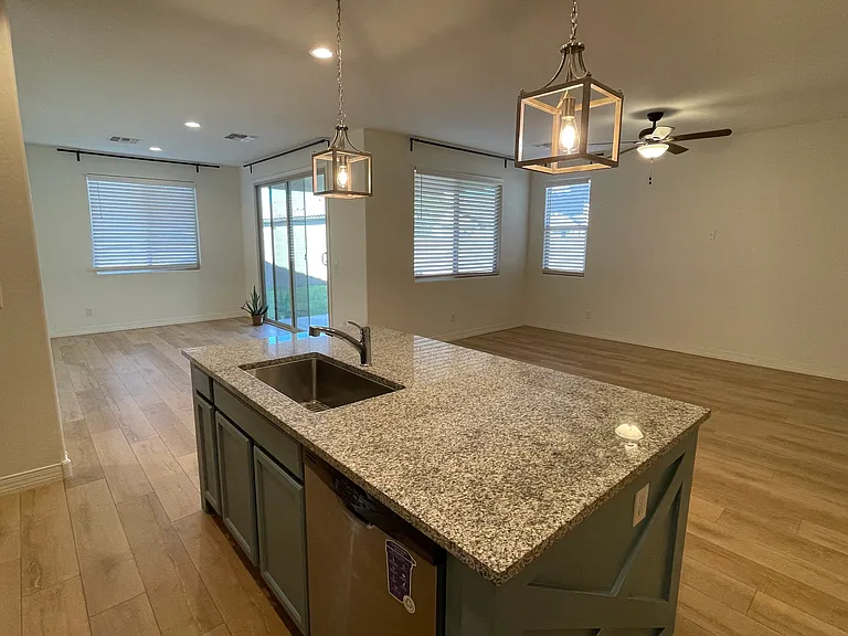 20864 E Swan Dr — Photo 15