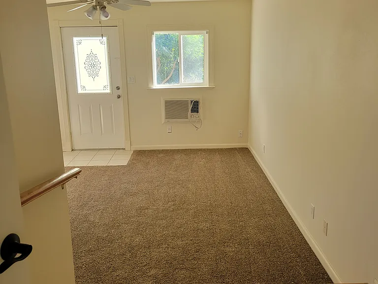 360-364 McKenzie Dr #1 — Photo 8