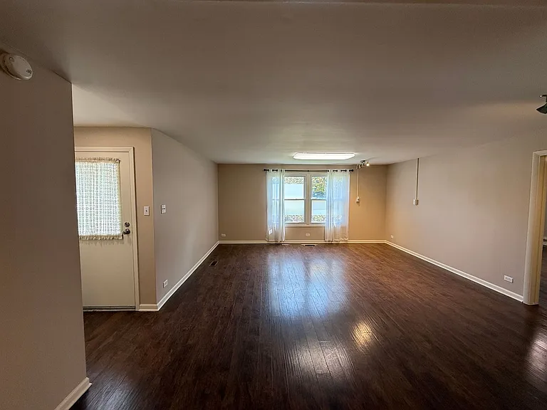 801 E Washington Center Rd — Photo 8