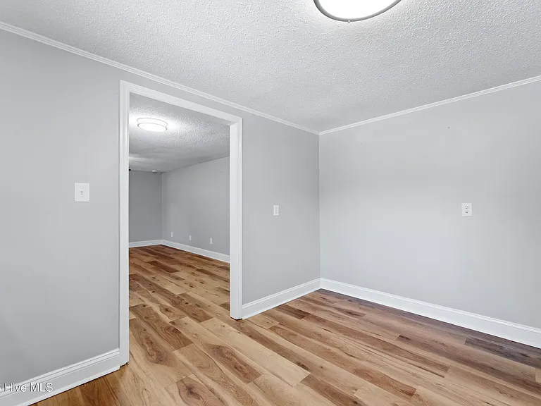 127 Moosehart Ave — Photo 8