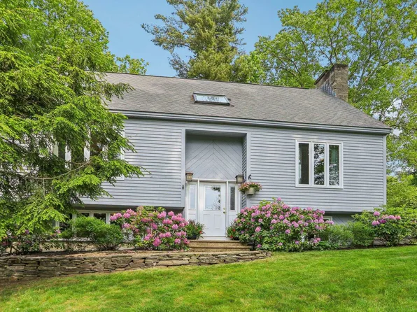 2 Warton Road, Nashua, NH 03062