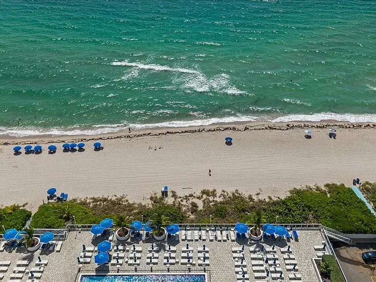 1890 S Ocean Dr #Penthouse 4 — Photo 37