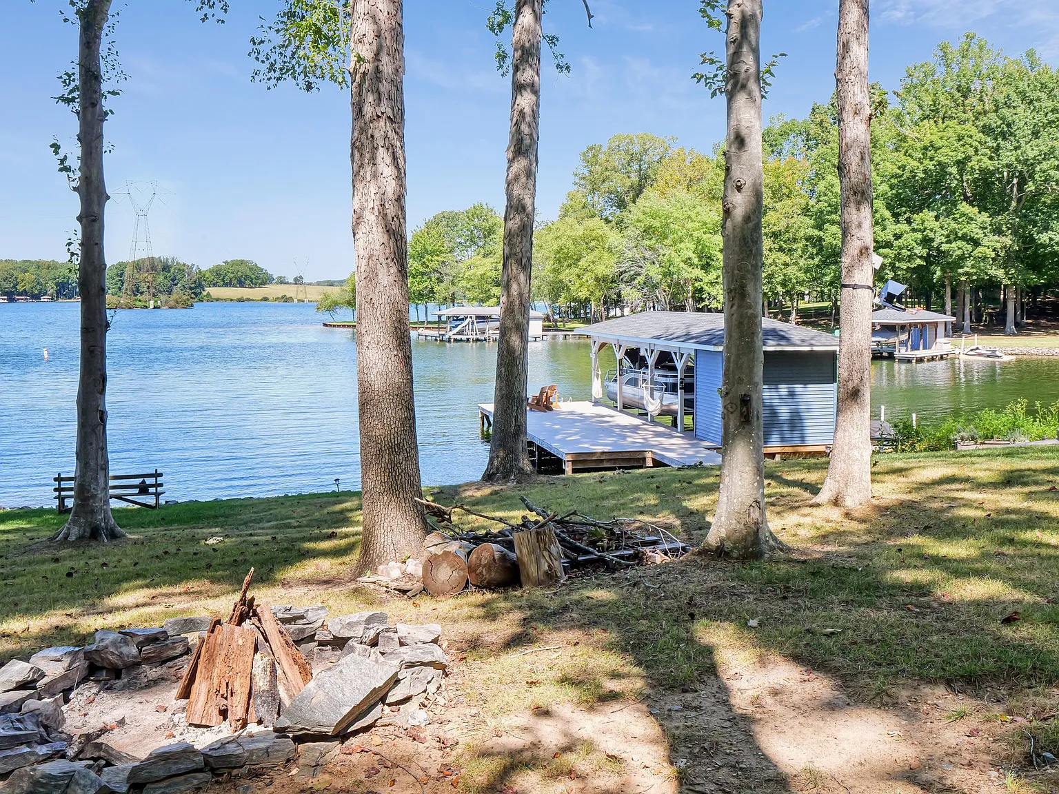 Lake Anna GuestHouse at 361 Robbie — Photo 4