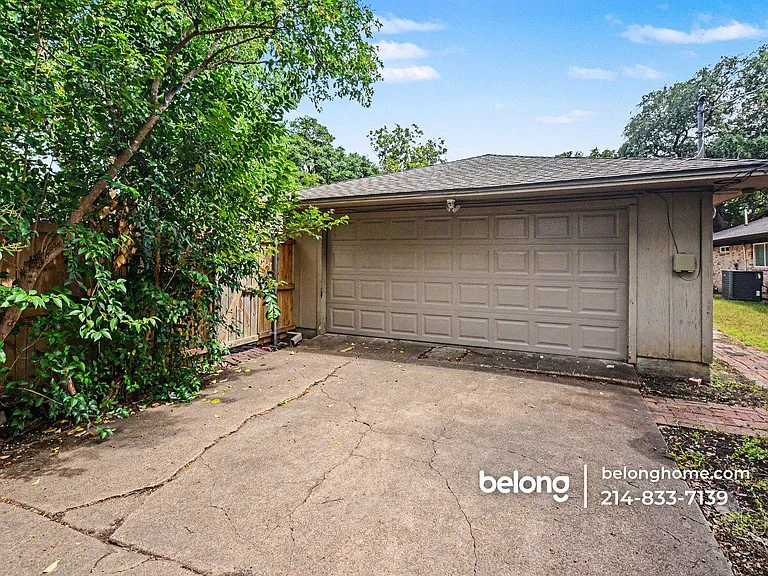 8615 Skyline Dr — Photo 3