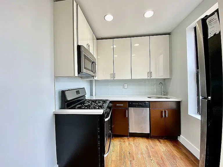 25 Vermilyea Ave #52 — Photo 2