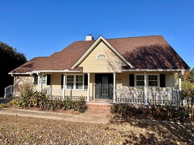 1110 N Lake Dr, Greenwood, SC, 29649