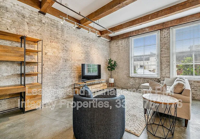 825 Lafayette St #4 — Photo 16