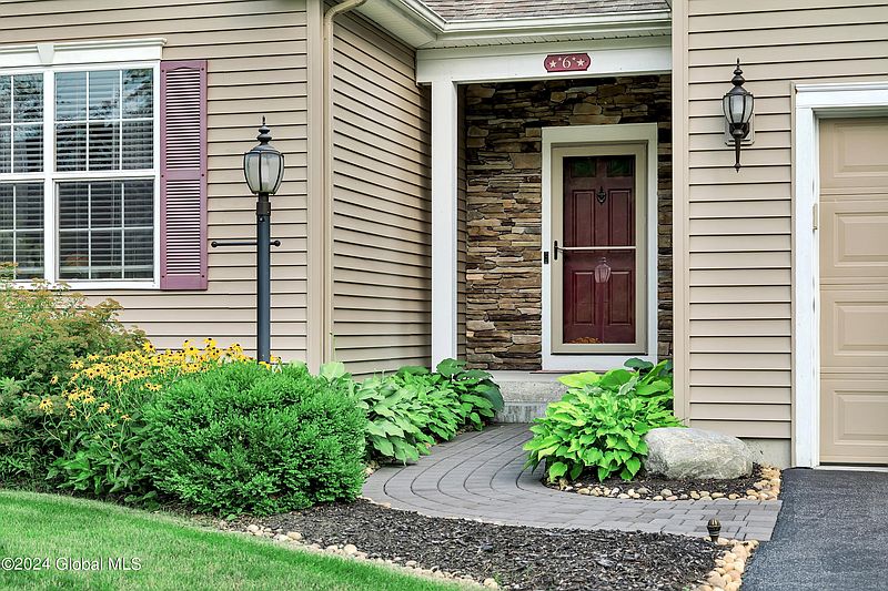 4th image of 6 Wedgewood Drive