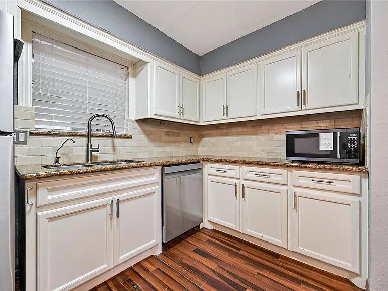 14515 Wunderlich Dr #403 — Photo 15