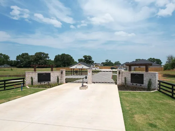 1701 County Road 4500 #B, Athens, TX 75752